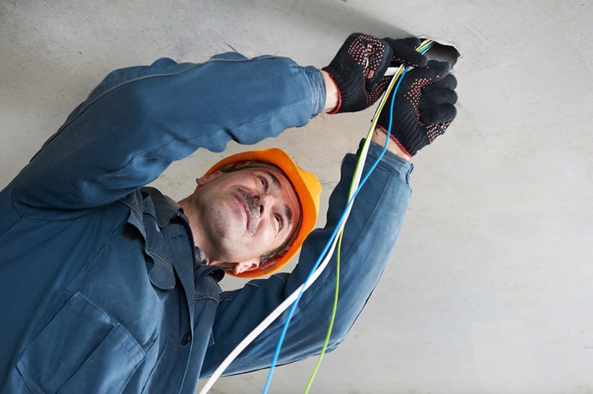 Why every home owner should only hire a renowned electrician | Electrician in Fort Worth, TX