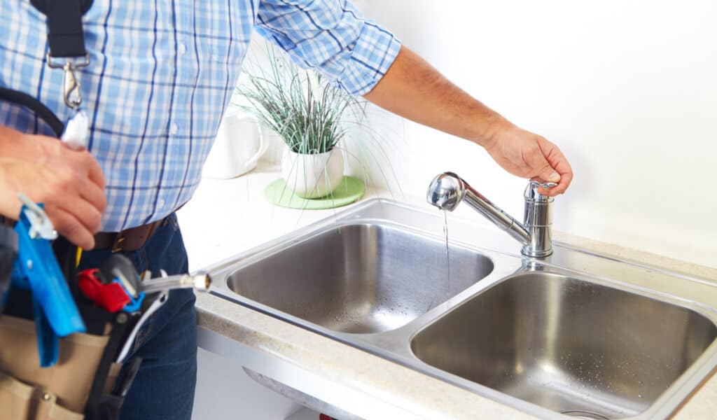 7 reasons you need to call in a plumber in Dallas, TX