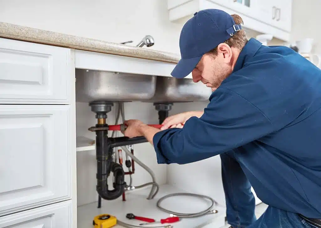 Reasons to Hire a Professional Plumber in Bedford, TX - Tioga Contractors