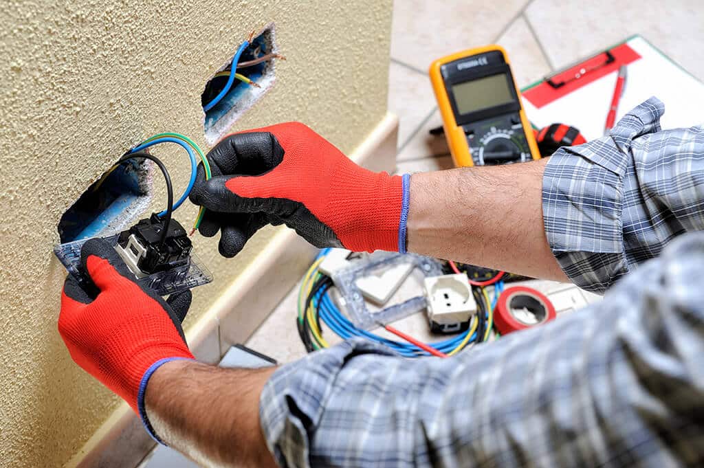 7 Essential Qualities of a Reliable Electrician Service in Hurst, TX
