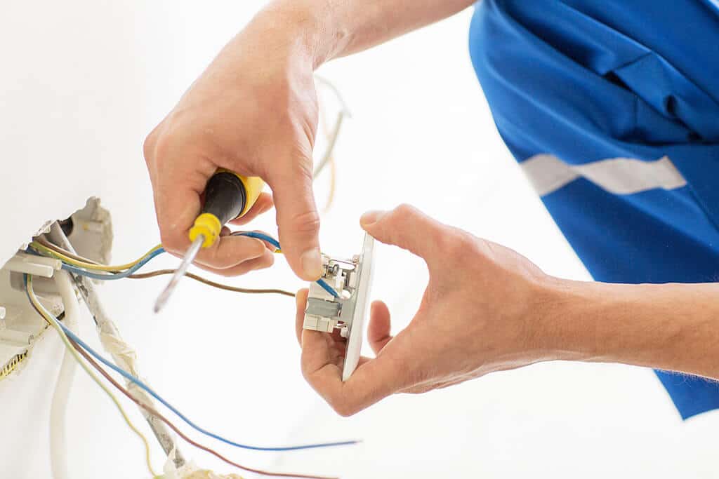 When Do You Need an Electrical Service in Euless, TX for Wiring?
