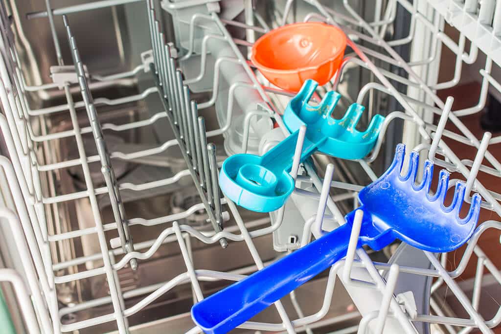 Unusual Dishwasher Cleaning Tips From Your Local Plumber | Bedford, TX