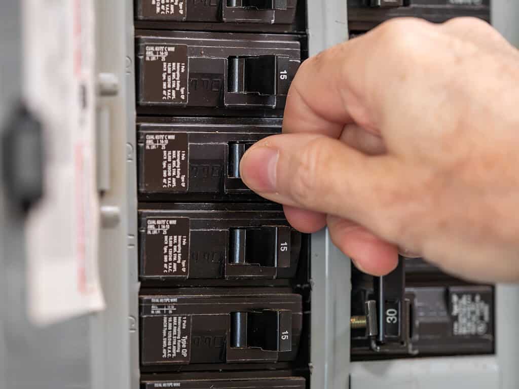 5 Common Problems Electrical Contractors Face | Arlington, TX