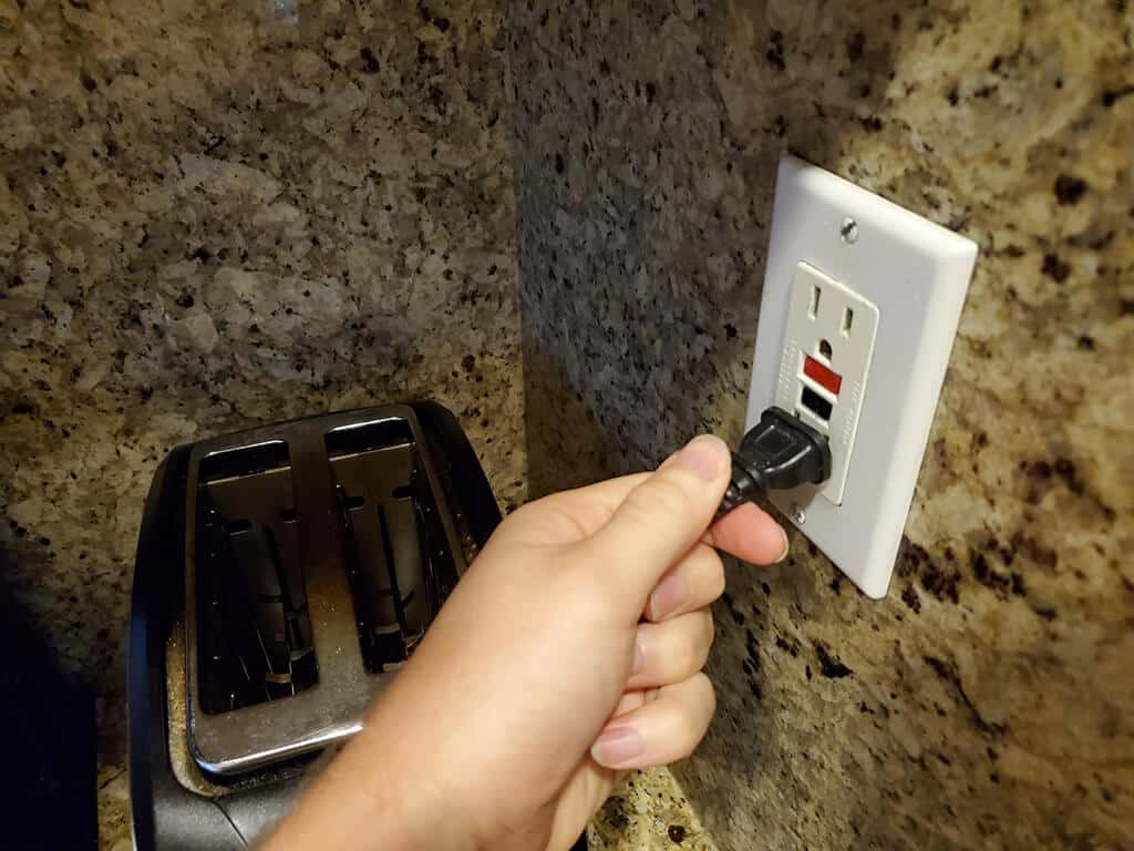 Electrician Tips: Ground Fault Circuit Interrupter Problems In Homes | Irving, TX