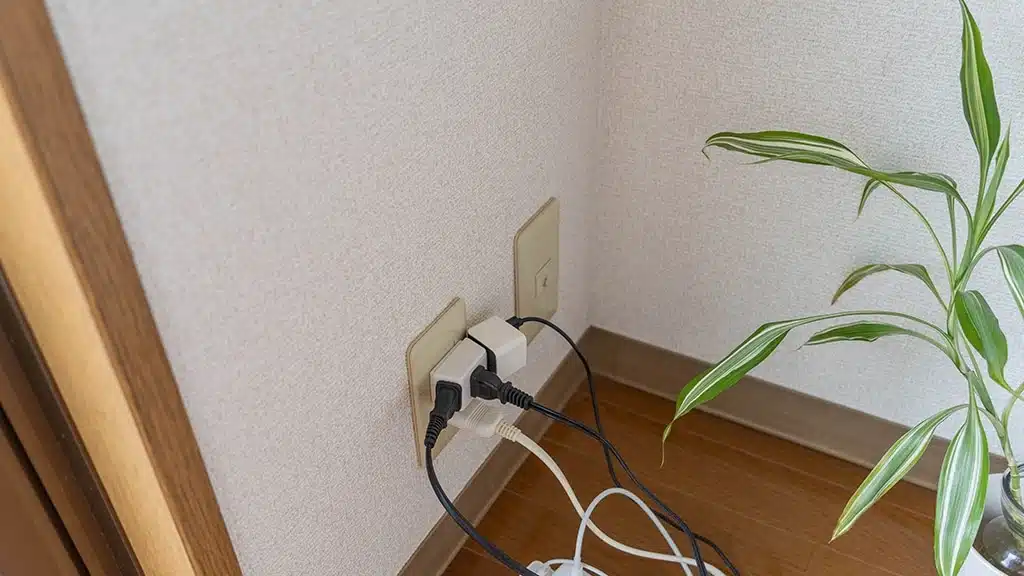 7 Signs You Need A Licensed Electrician - Tioga Plumbing and Electric