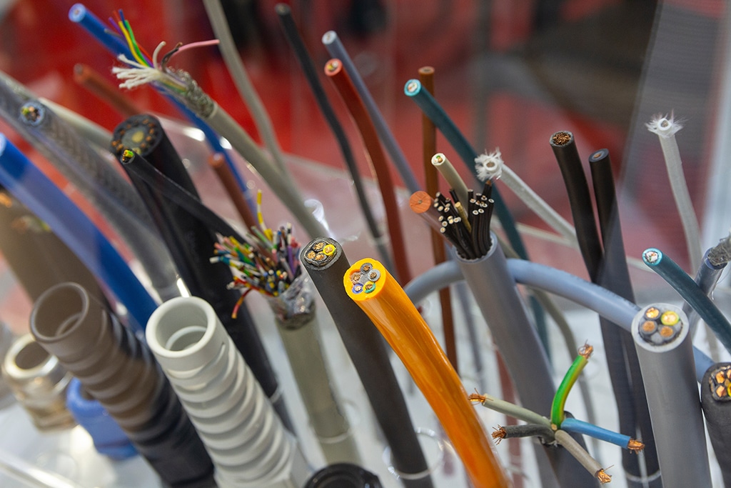 How Electrical Contractors Pick And Recommend Cabling | Arlington, TX