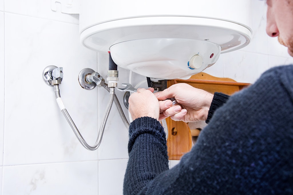 How To Tell If You Need Water Heater Repair Or Replacement | Keller, TX