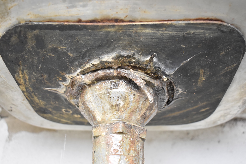 Why Is My Kitchen Sink Leaking And When Do I Need A Plumbing Company To Fix It? | Bedford, TX