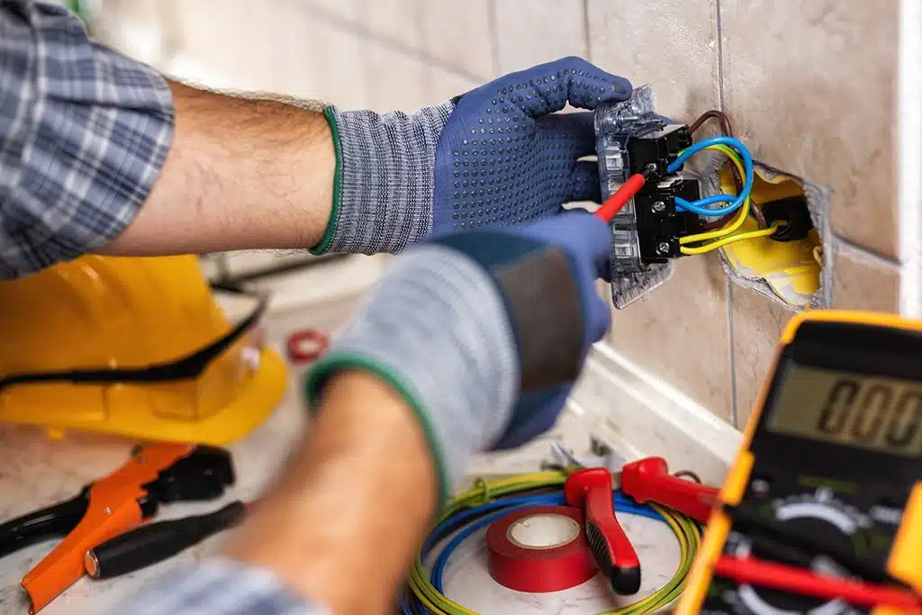 The Difference Between An Electrician, Contractor & Electrical Contractor - Tioga Contractors