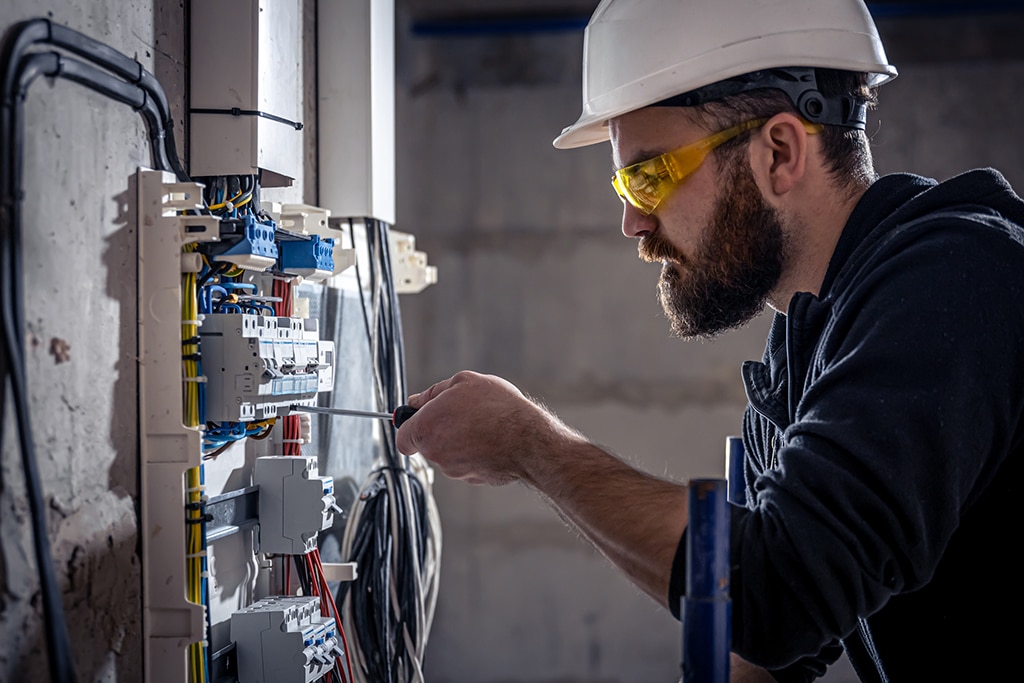 Getting To Know Different Types Of Electrical Contractors | Arlington, TX