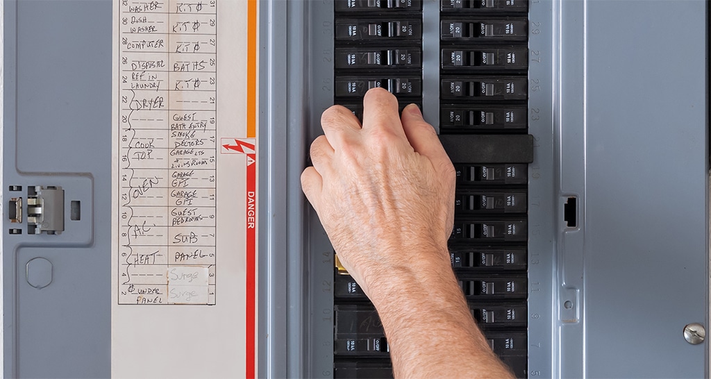 Signs You Need <strong>Electrical Contractors</strong> For Repair | <strong>Arlington, TX</strong>